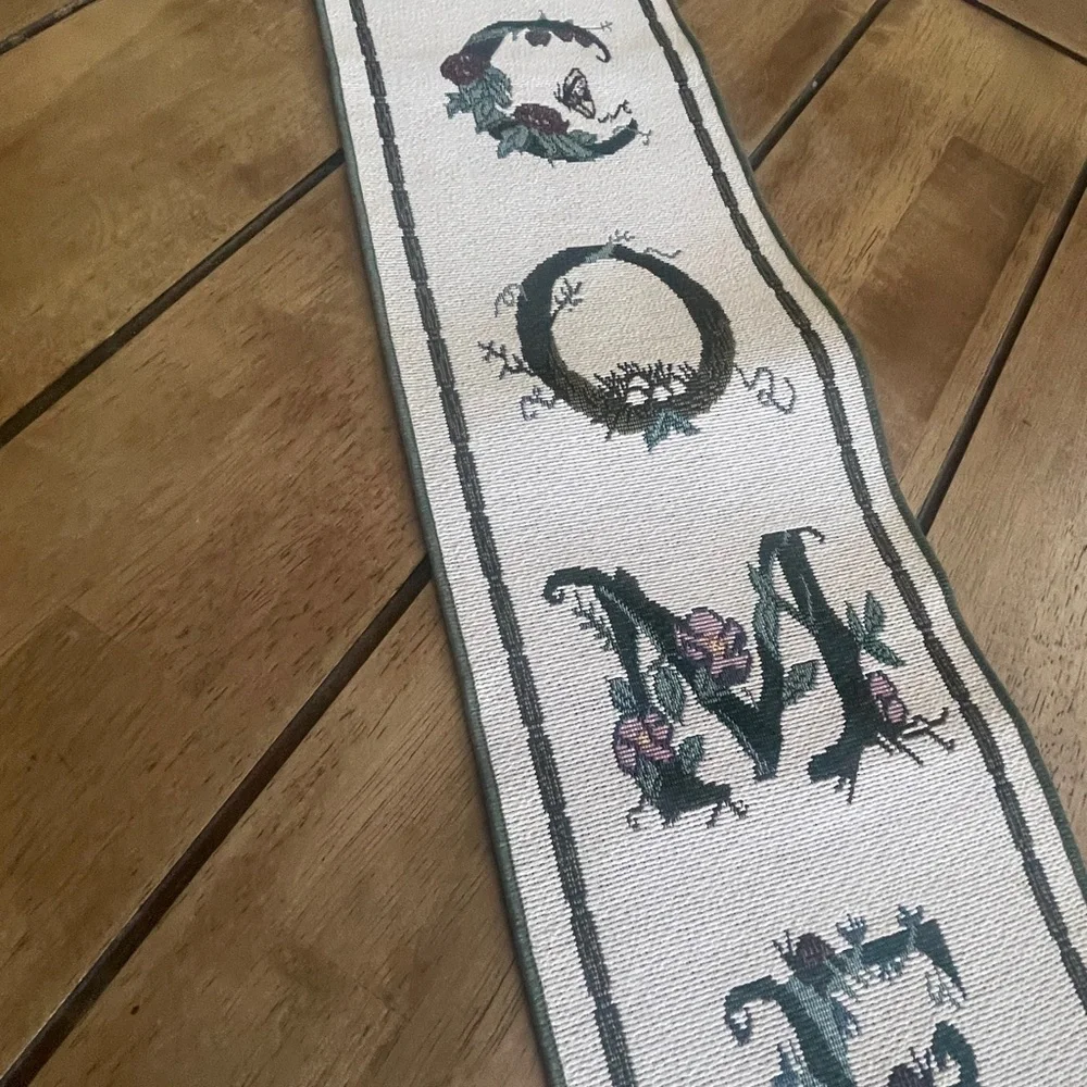 Floral Welcome Tapestry looking banner